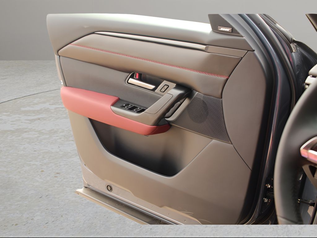 2025 Mazda CX-50 Premium photo 13