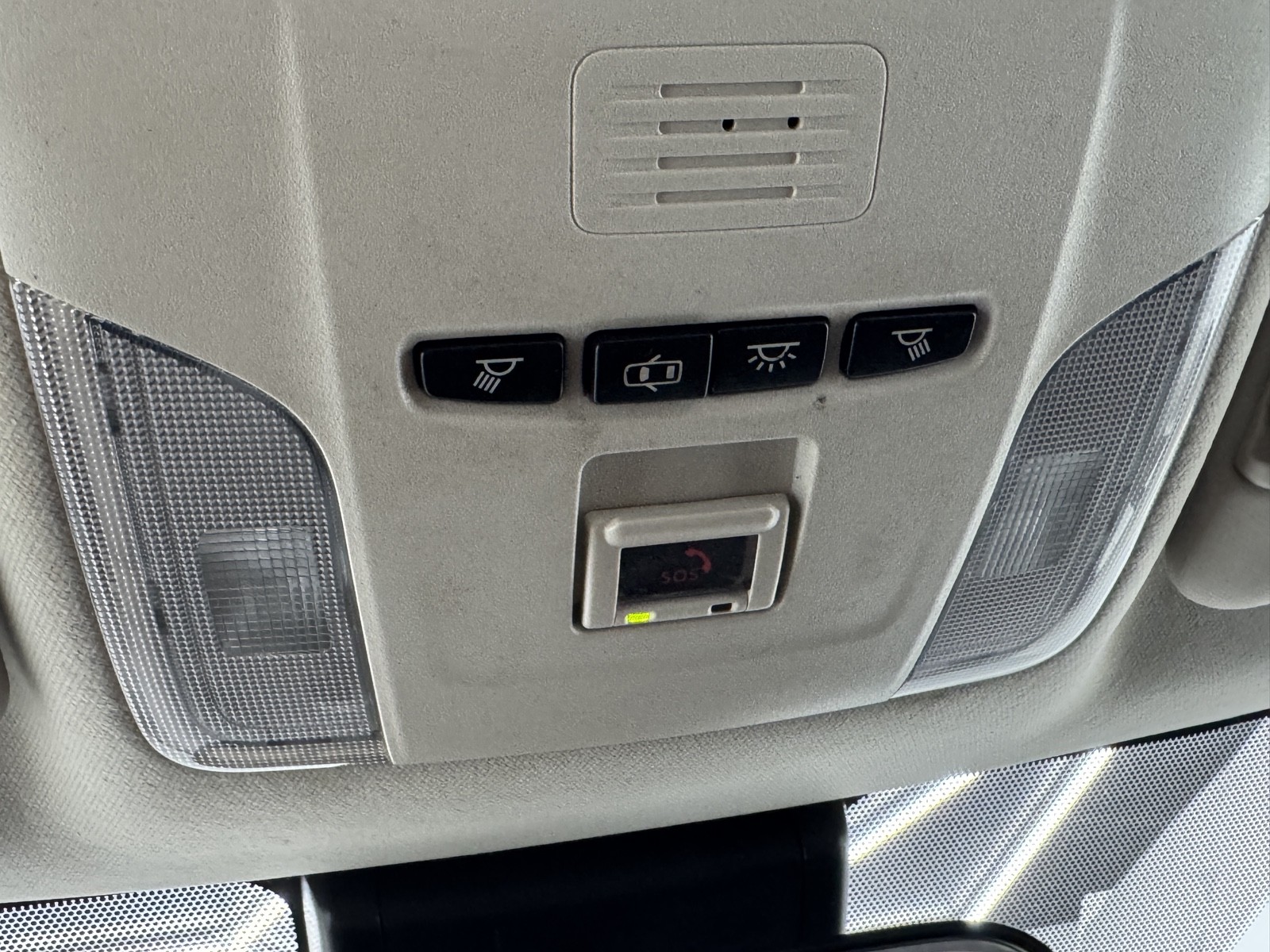 2022 Toyota Corolla LE photo 37