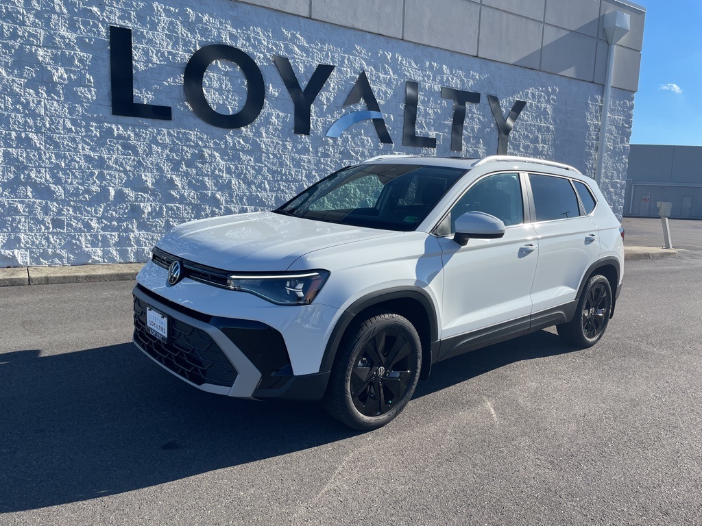 2026 Volkswagen Taos SE's photo