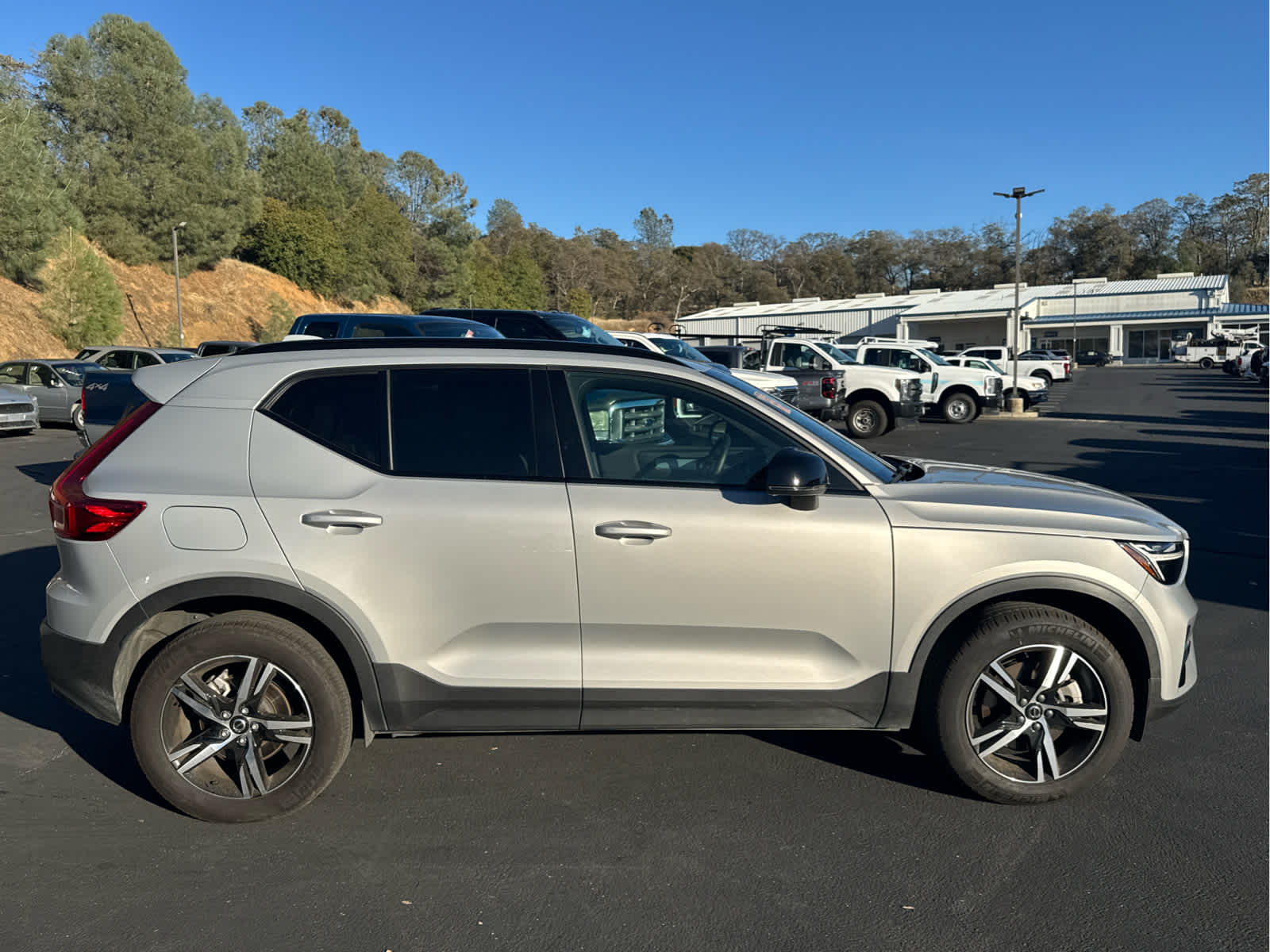 2024 Volvo XC40 Core photo 3