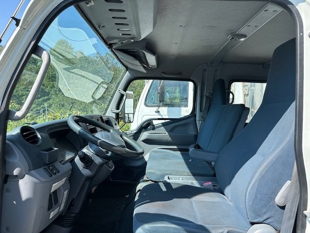 2017 Mitsubishi Fuso FEC72W photo 5