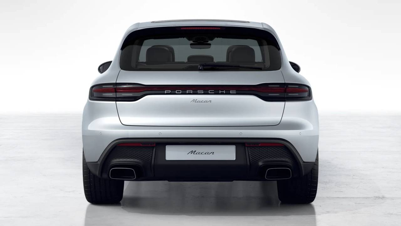 2026 Porsche Macan T photo 8