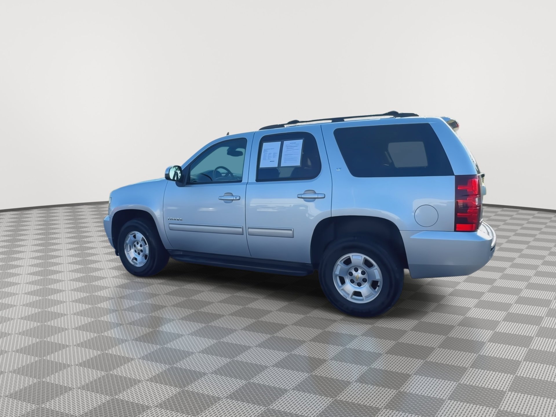 2013 Chevrolet Tahoe LT photo 2