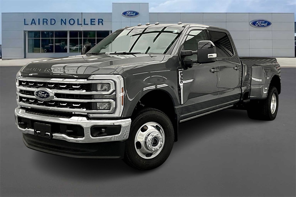 2026 Ford F-350 Super Duty Lariat's photo