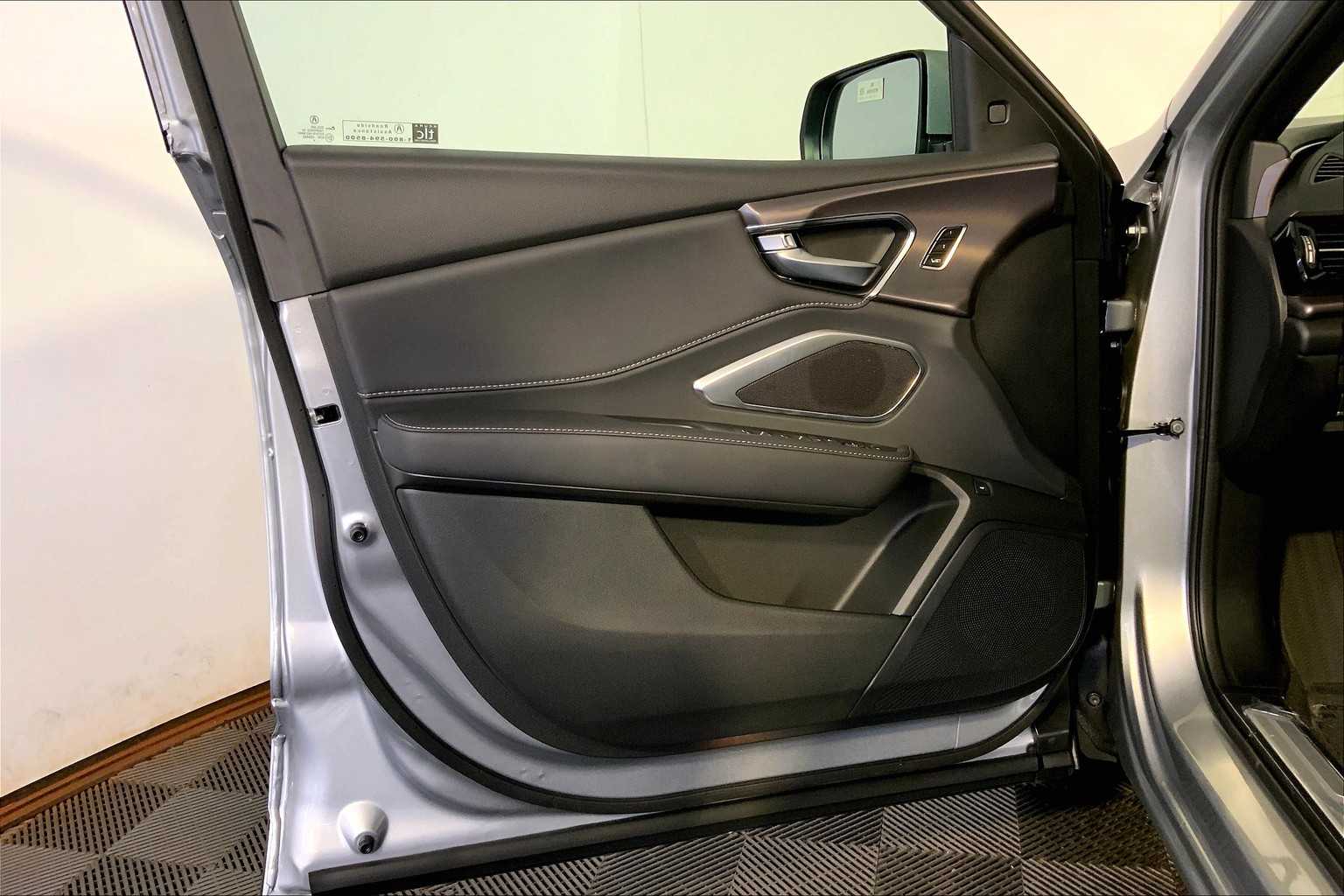 2025 Acura RDX photo 7