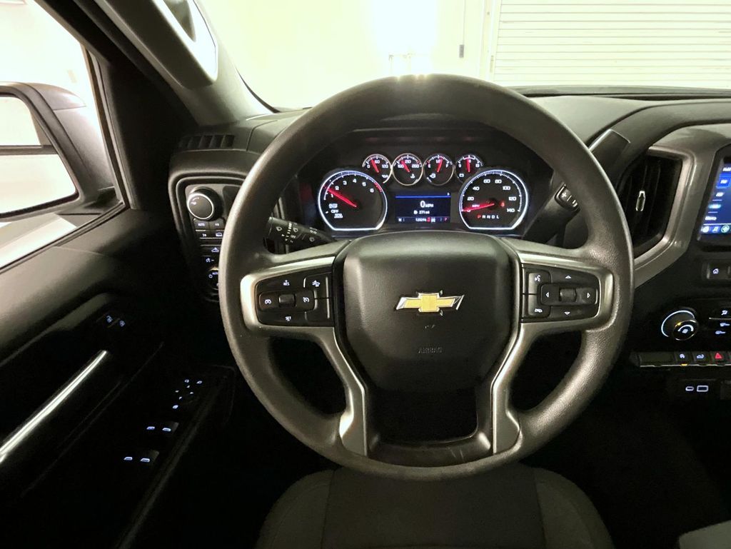 2022 Chevrolet Silverado 1500 Custom photo 11
