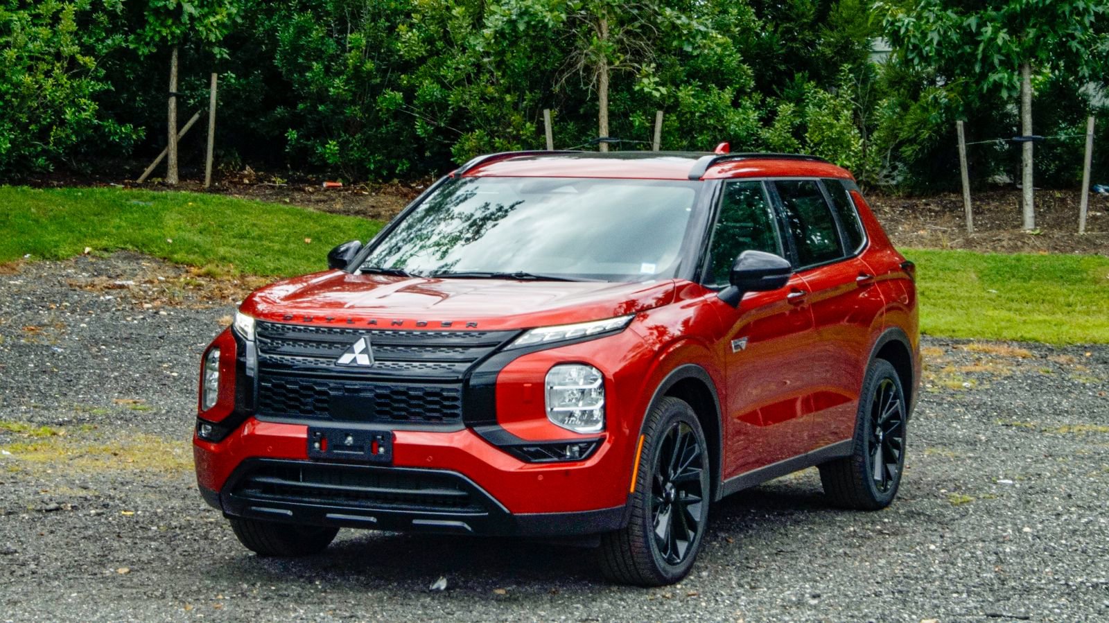 2025 Mitsubishi Outlander Plug-in Hybrid SEL Black Edition's photo