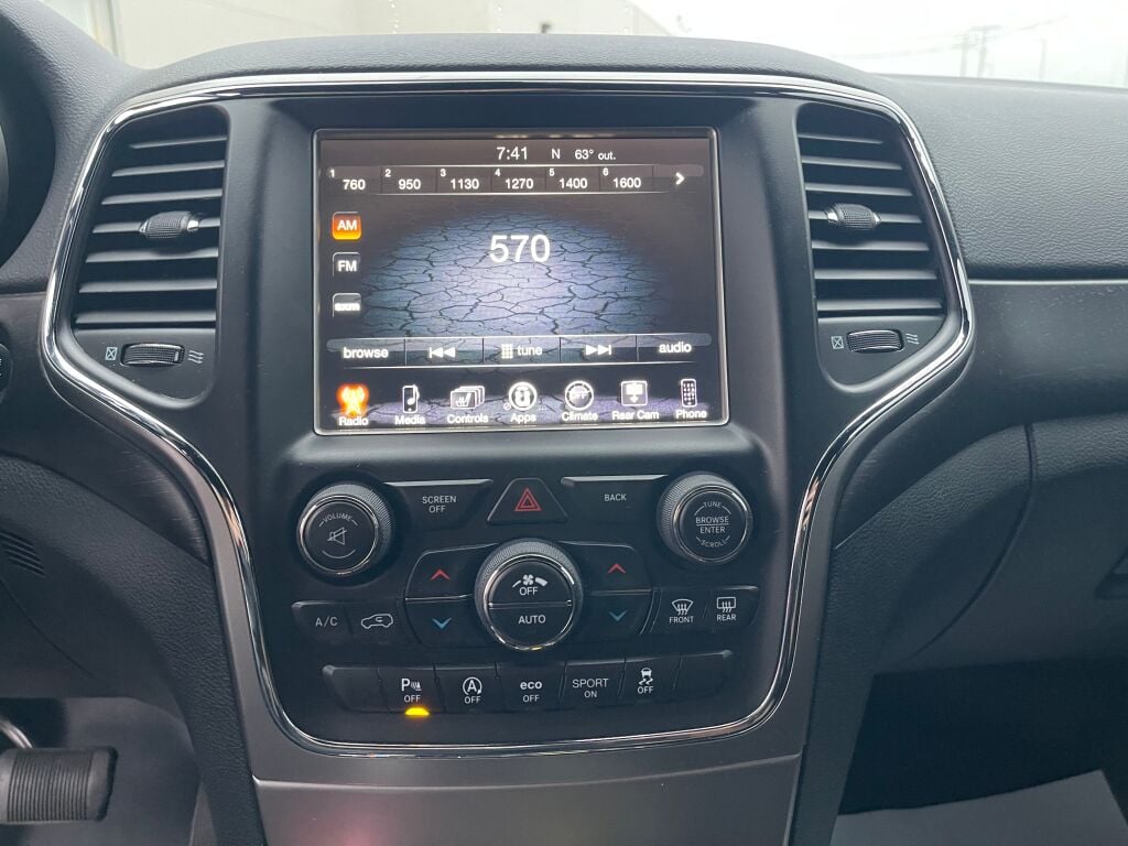 2017 Jeep Grand Cherokee Altitude photo 11