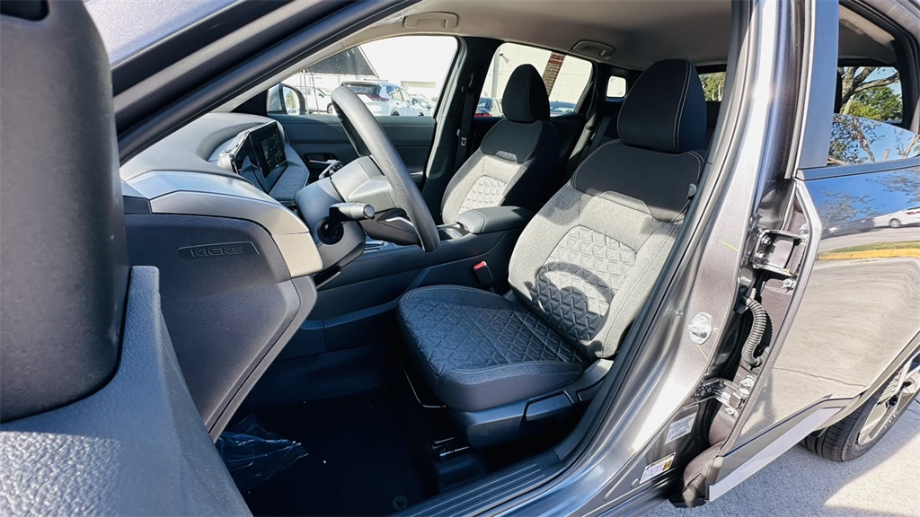 2026 Nissan Kicks SV photo 21