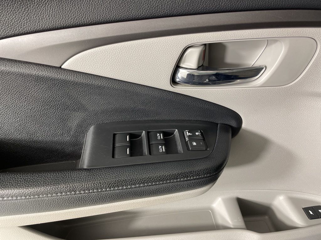2017 Honda Pilot EX-L photo 21
