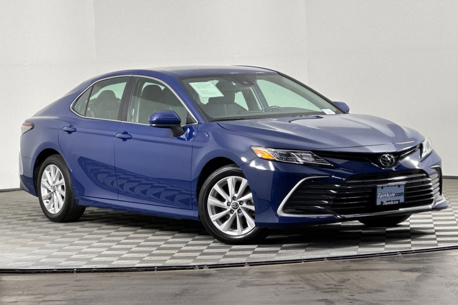 2024 Toyota Camry LE photo 2