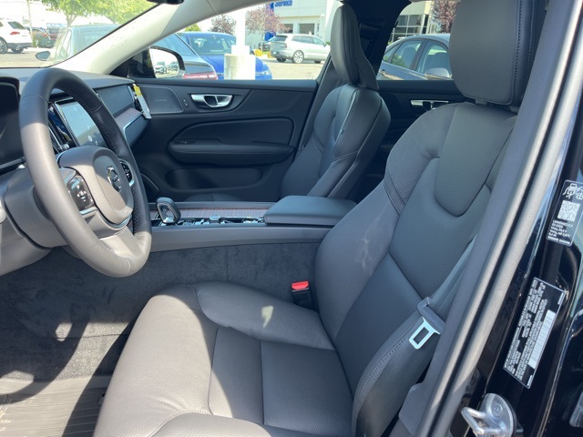 2026 Volvo V60 Cross Country B5 Plus photo 10
