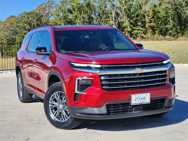 2026 Chevrolet Traverse LT's photo