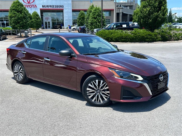 2024 Nissan Altima 2.5 SV photo 2