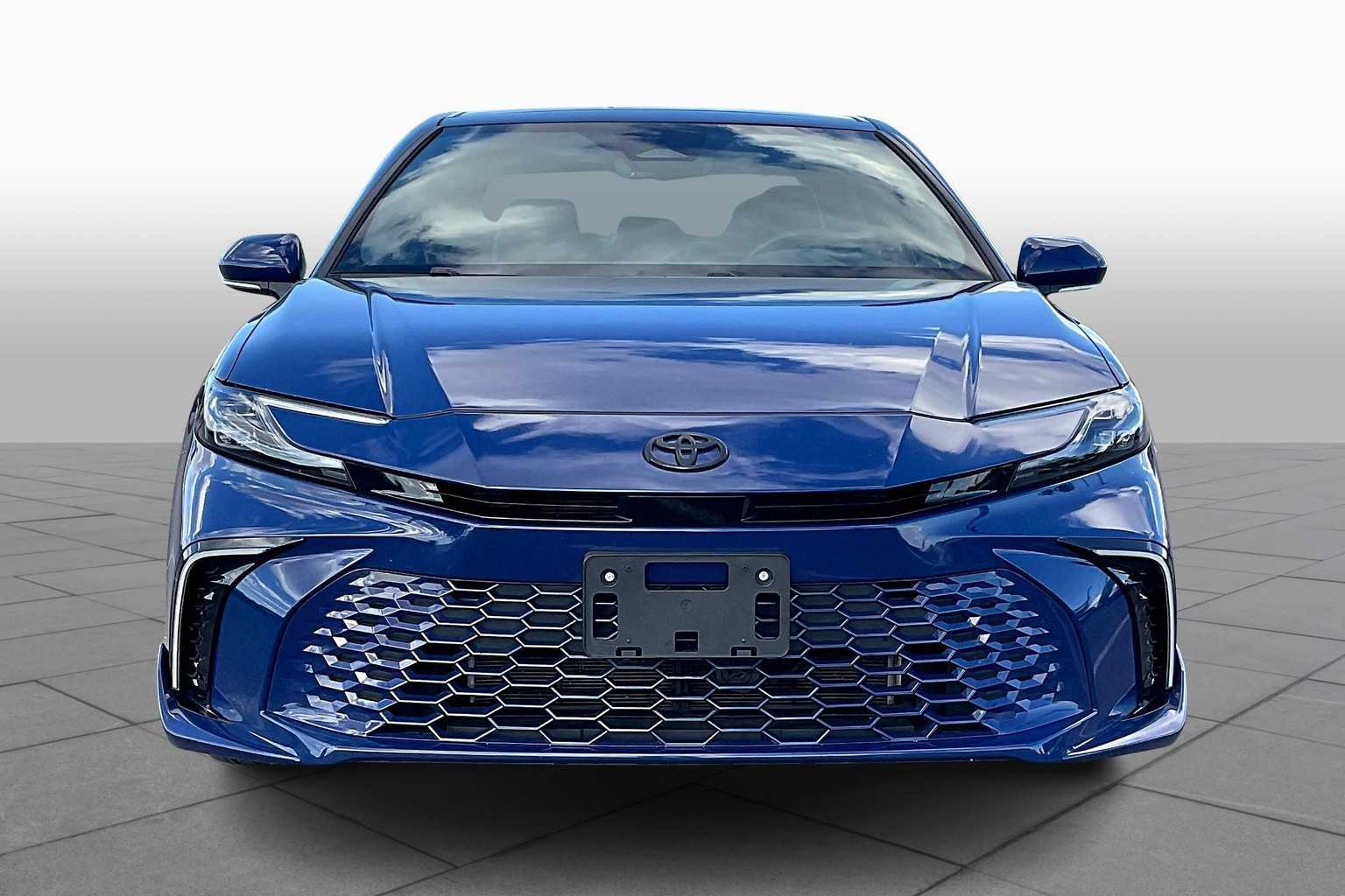 2025 Toyota Camry XSE photo 3