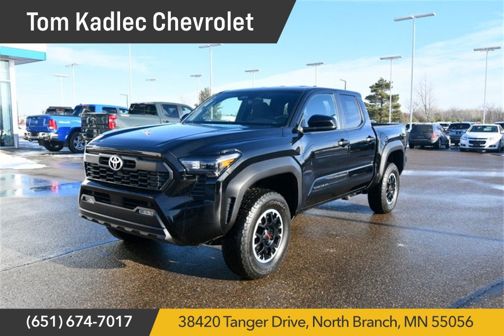 2024 Toyota Tacoma SR5's photo