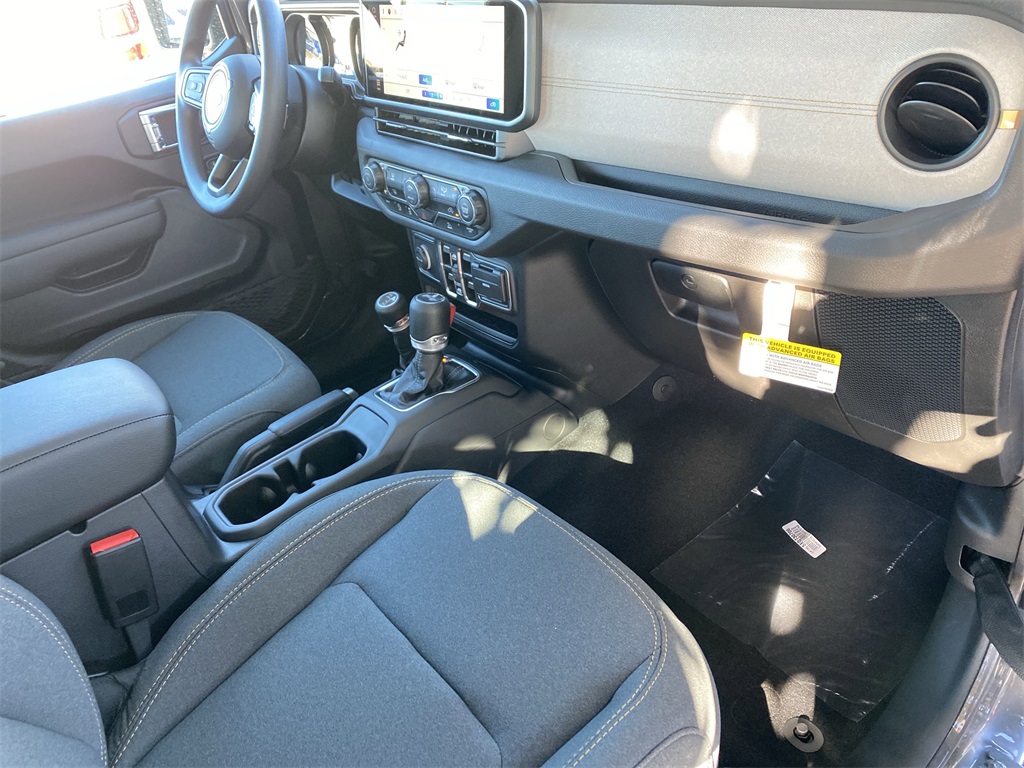 2025 Jeep Wrangler Sport photo 35