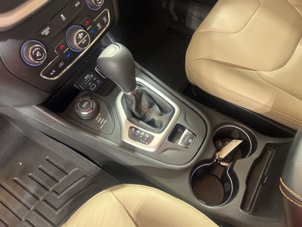 2015 Jeep Cherokee Limited photo 17