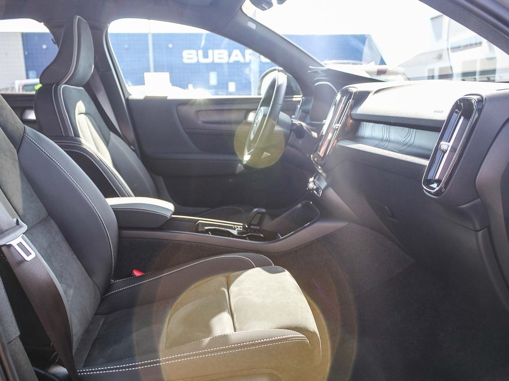 2023 Volvo C40 Recharge Ultimate photo 17
