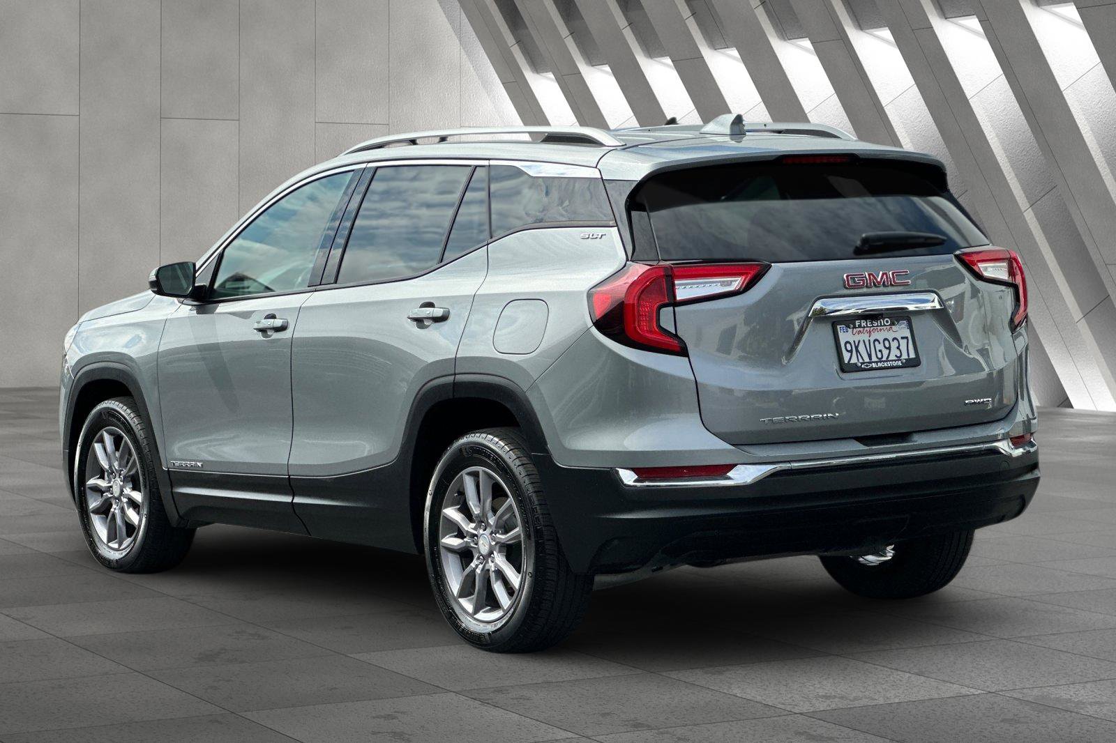 2024 Gmc Terrain SLT photo 4