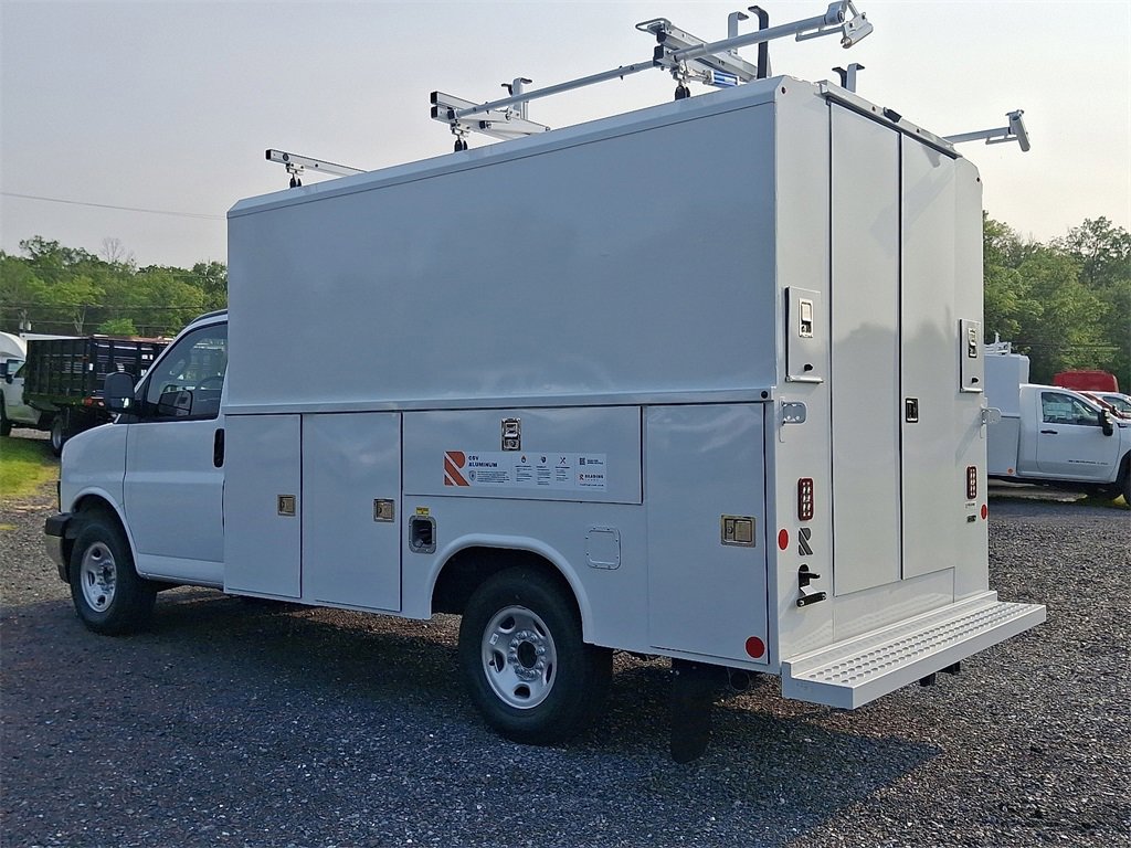 2025 Gmc Savana Cutaway 3500 photo 3