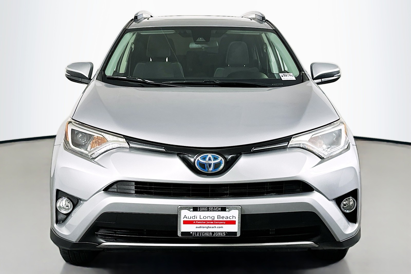 2018 Toyota RAV4 Hybrid XLE photo 2