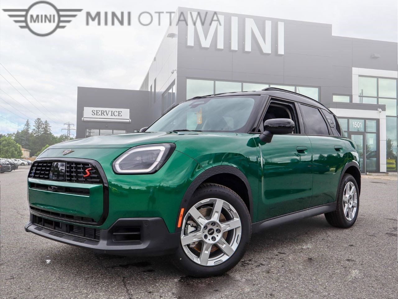 New 2025 BRITISH RACING GREEN IV MINI Cooper S image 1
