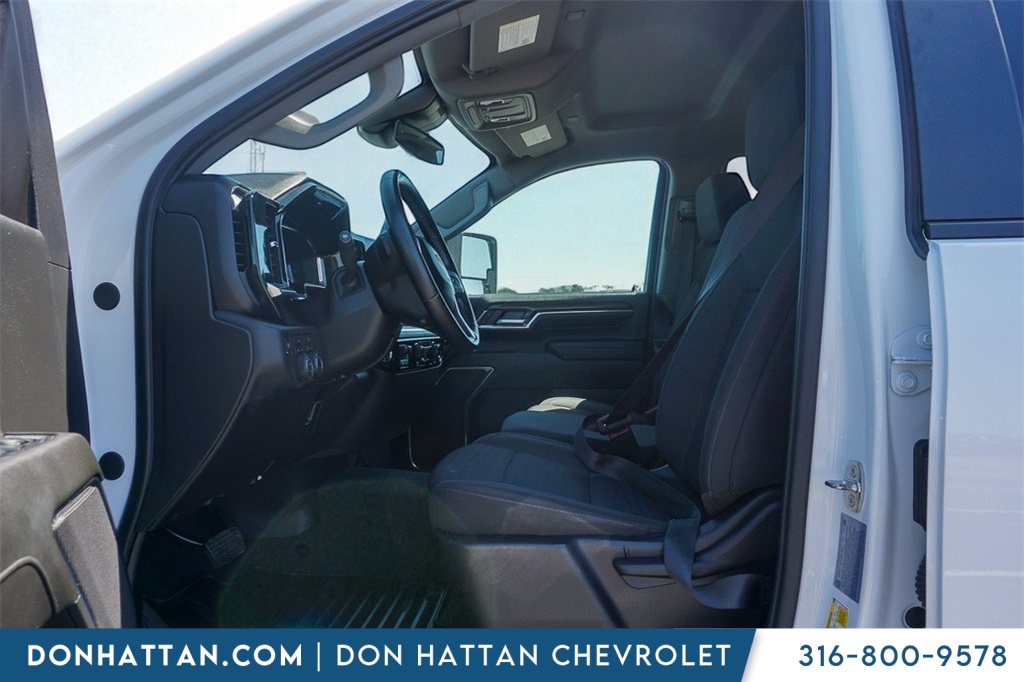 2024 Chevrolet Silverado 3500HD LT photo 3