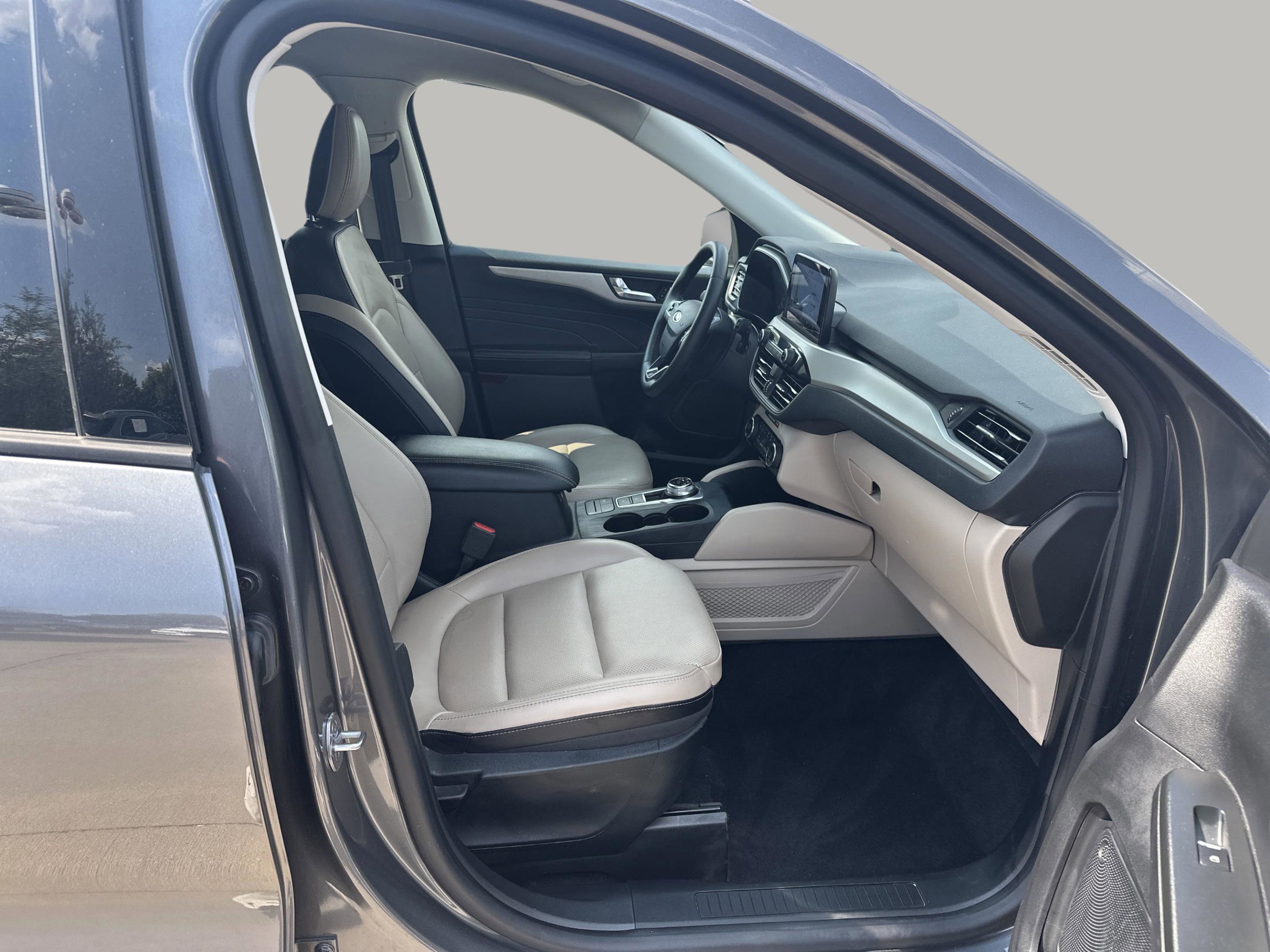 2021 Ford Escape SEL photo 13