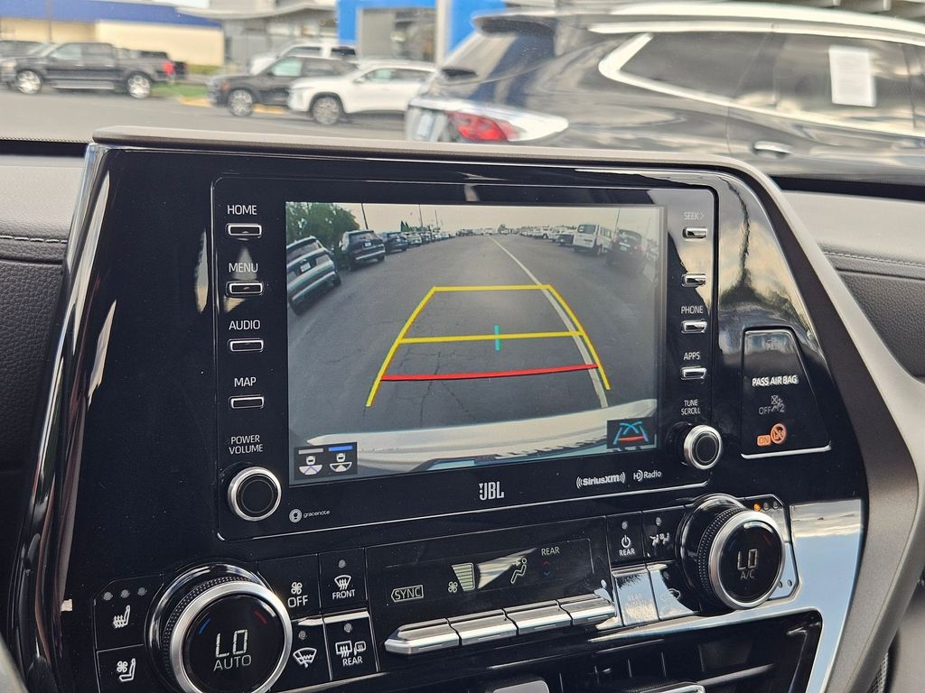 2021 Toyota Highlander Limited photo 21