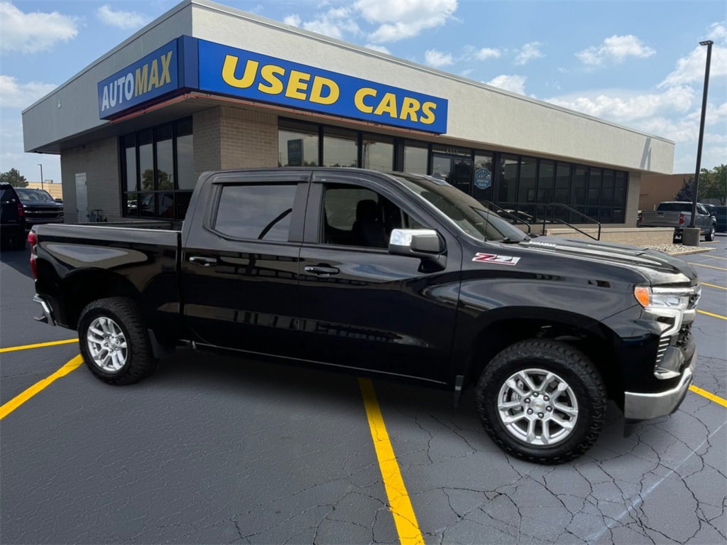 2024 Chevrolet Silverado 1500 LT photo 4