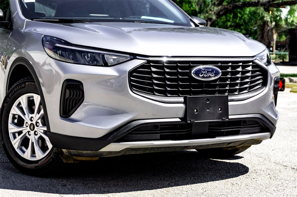 2024 Ford Escape Active photo 2