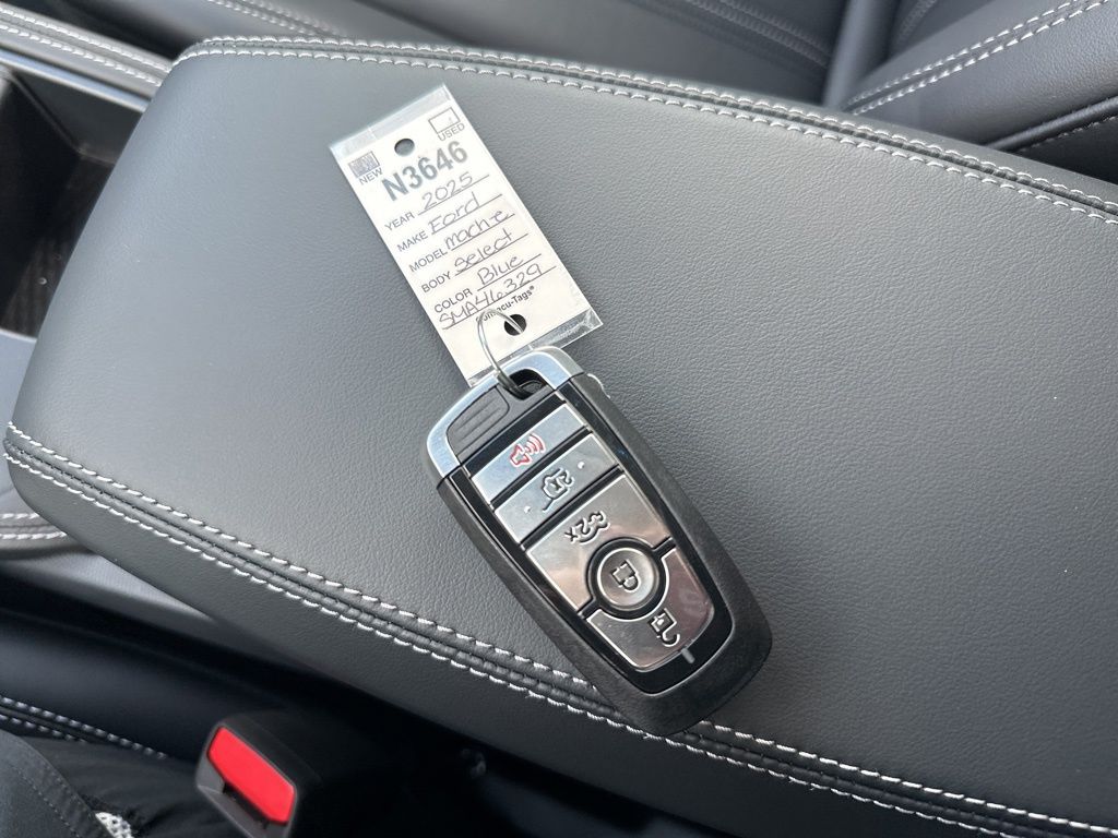 2025 Ford Mustang Mach-E Select photo 41