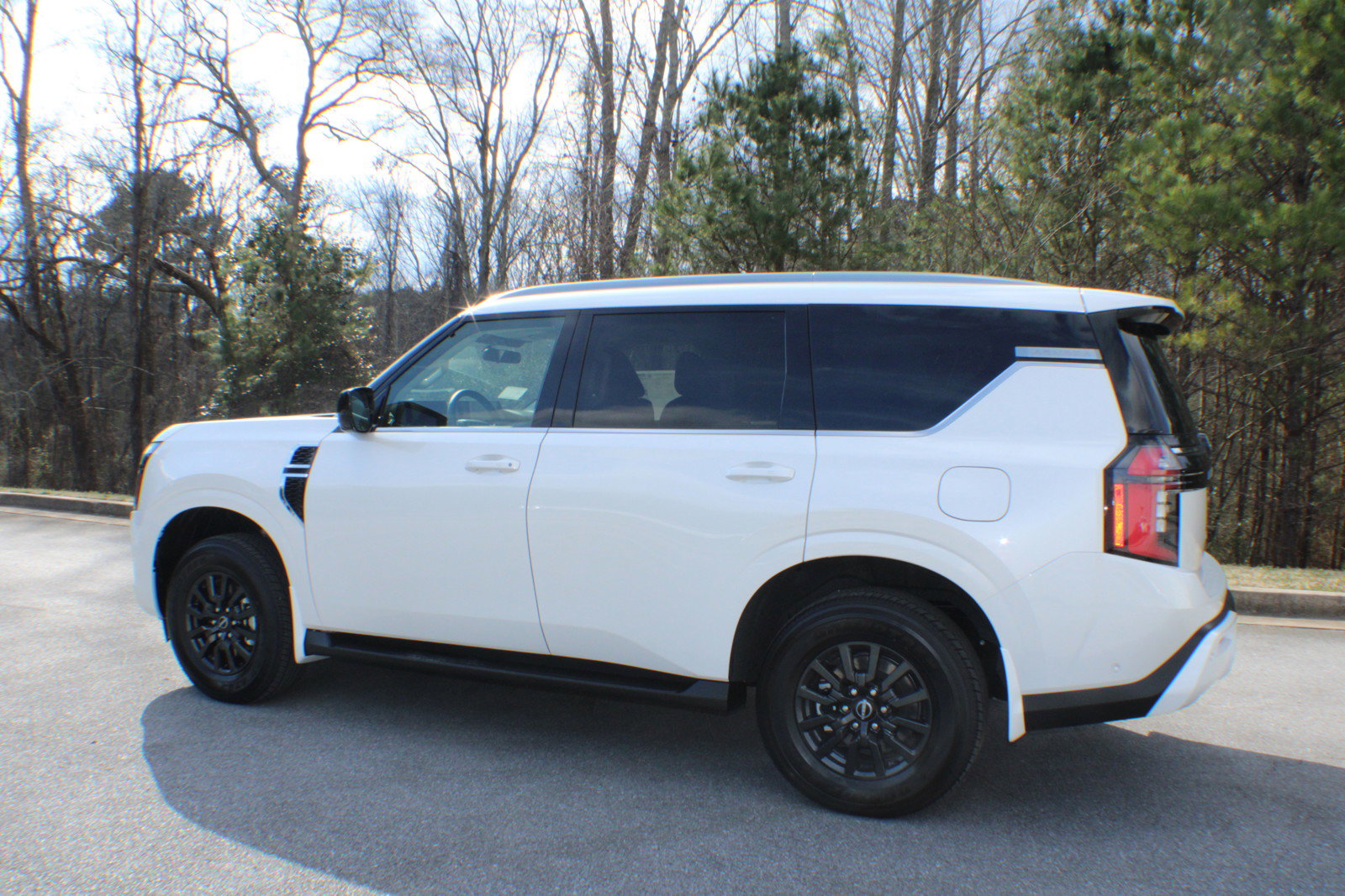 2025 Nissan Armada SV photo 3