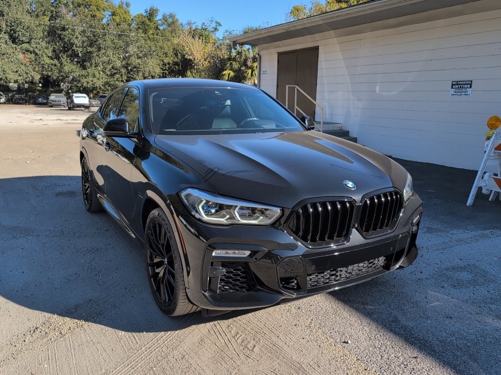 2021 BMW X6 40i's photo