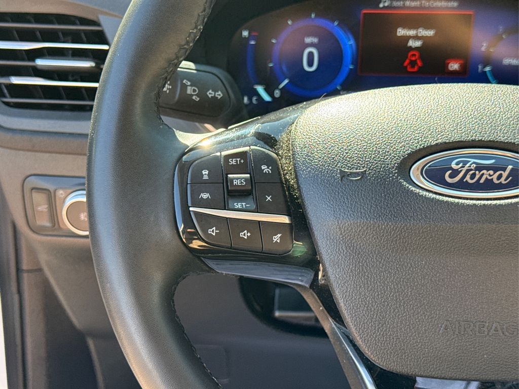 2022 Ford Escape SEL photo 30