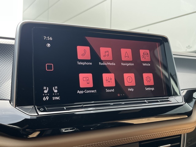 2025 Volkswagen Atlas Cross Sport SEL R-Line photo 38