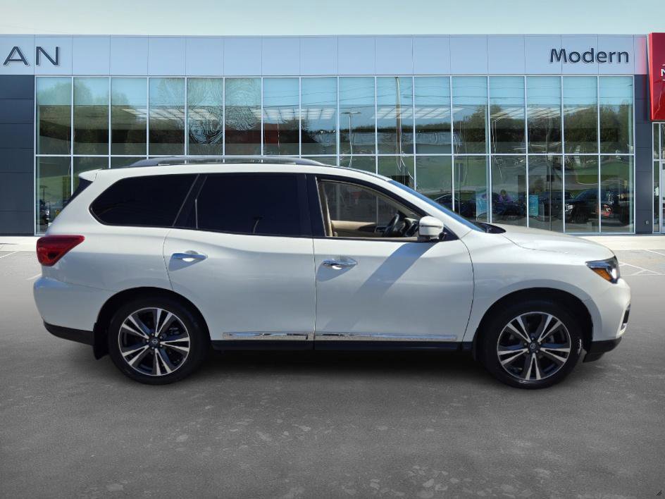 2020 Nissan Pathfinder Platinum photo 4