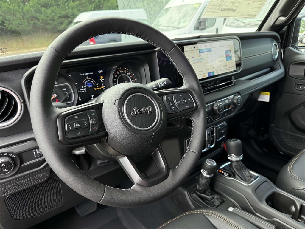 2025 Jeep Gladiator Sport photo 2