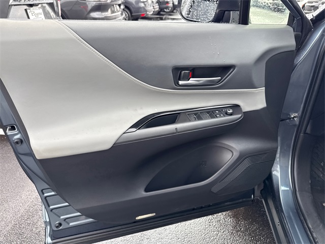 2021 Toyota Venza LE photo 8
