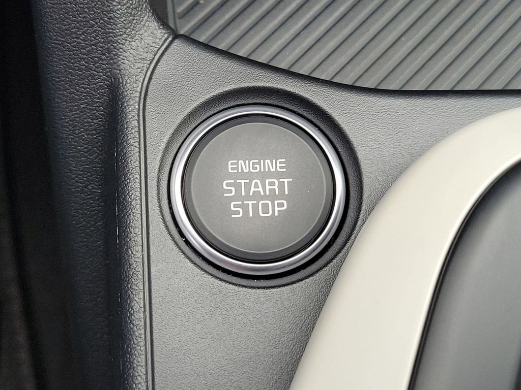 2025 Kia K4 GT-Line Turbo photo 25