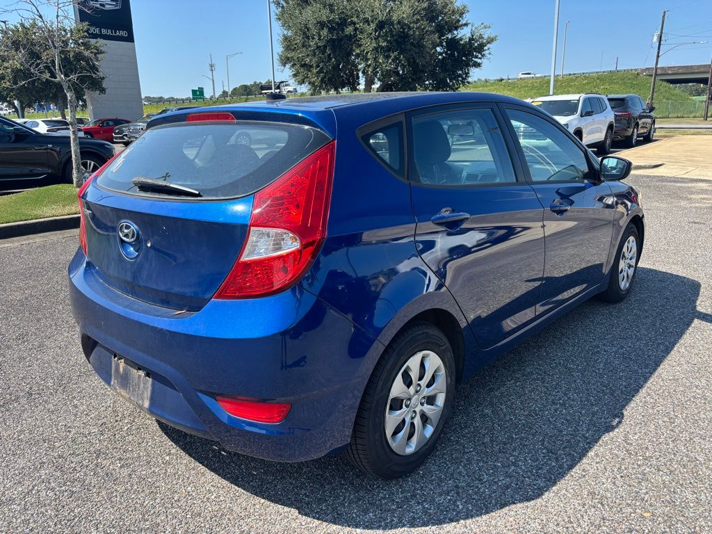 2016 Hyundai Accent SE photo 4
