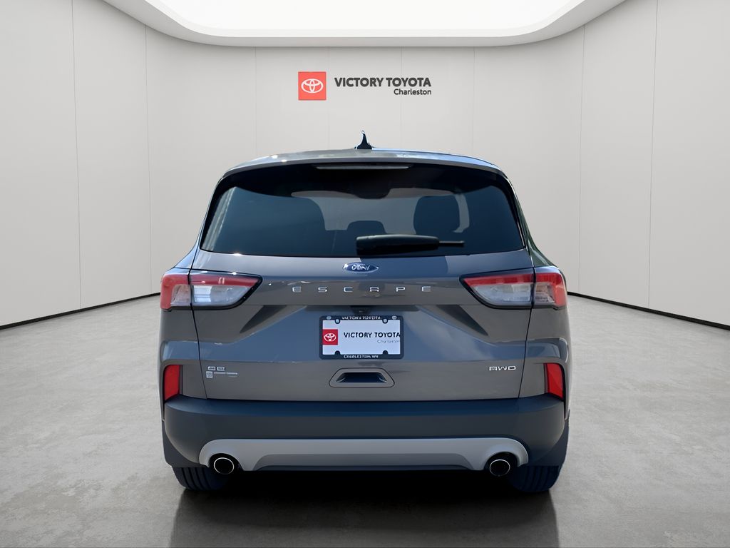 2022 Ford Escape SE photo 3