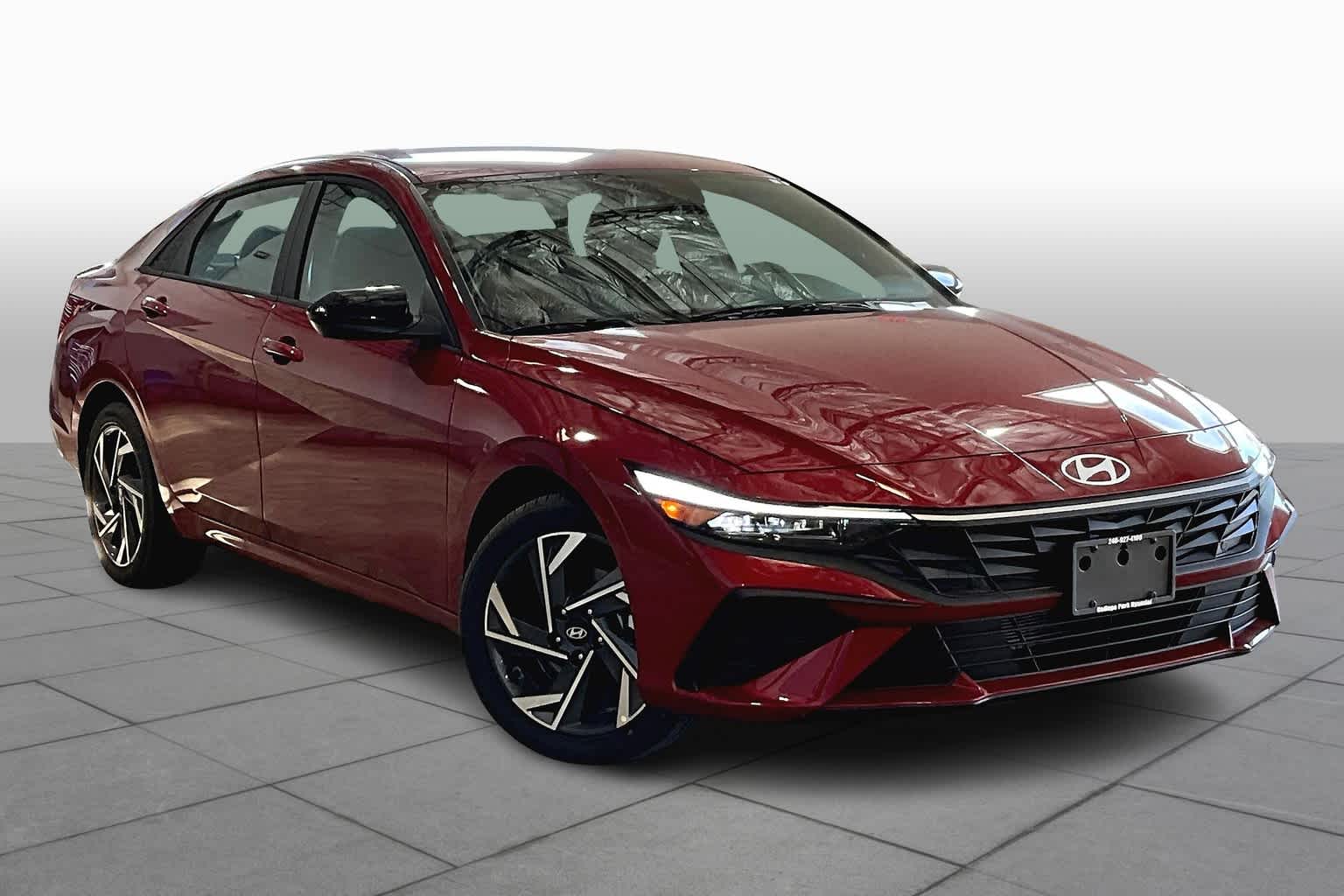 2025 Hyundai Elantra SEL Sport photo 2