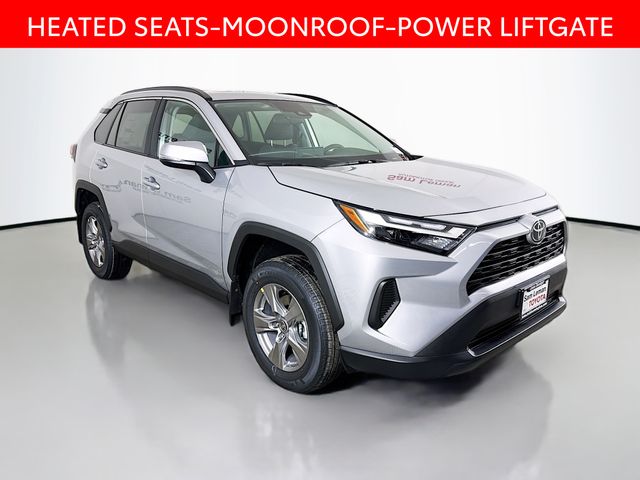 2025 Toyota RAV4 XLE's photo