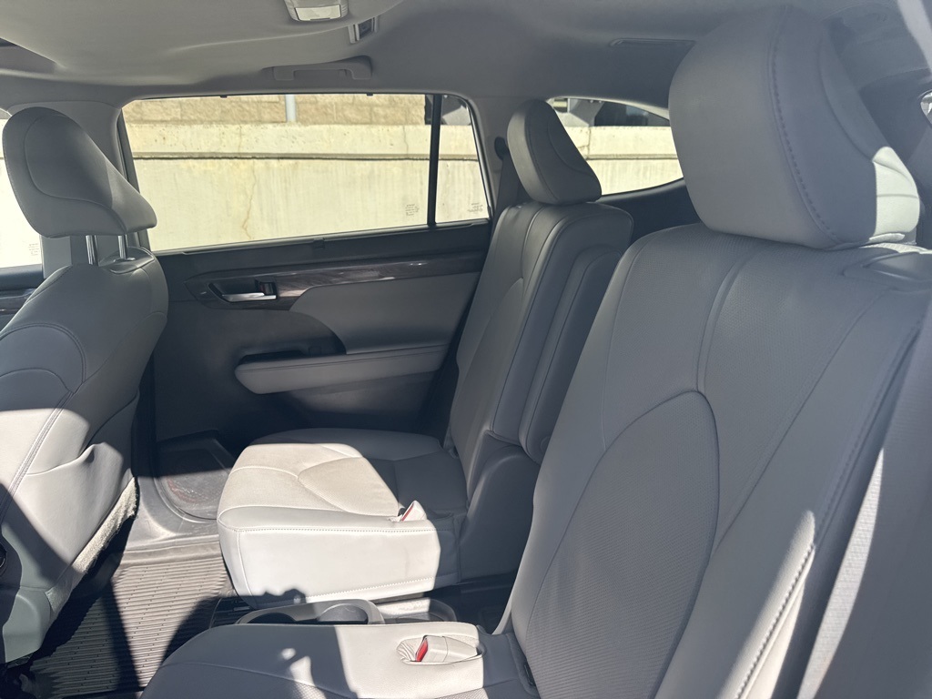 2023 Toyota Highlander Limited Platinum XLE XSE photo 16