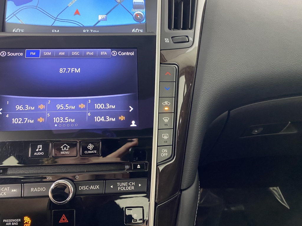 2014 Infiniti Q50 Hybrid Sport photo 15