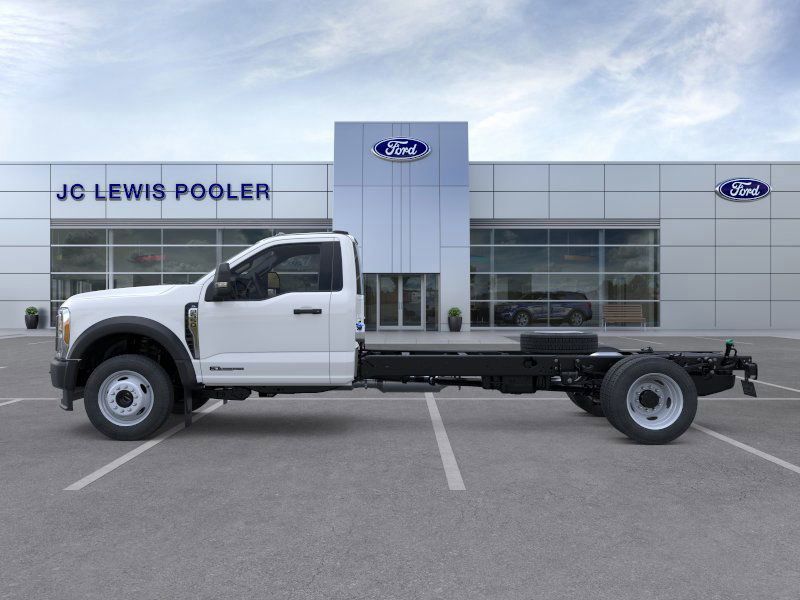 2025 Ford F-550 XL photo 4