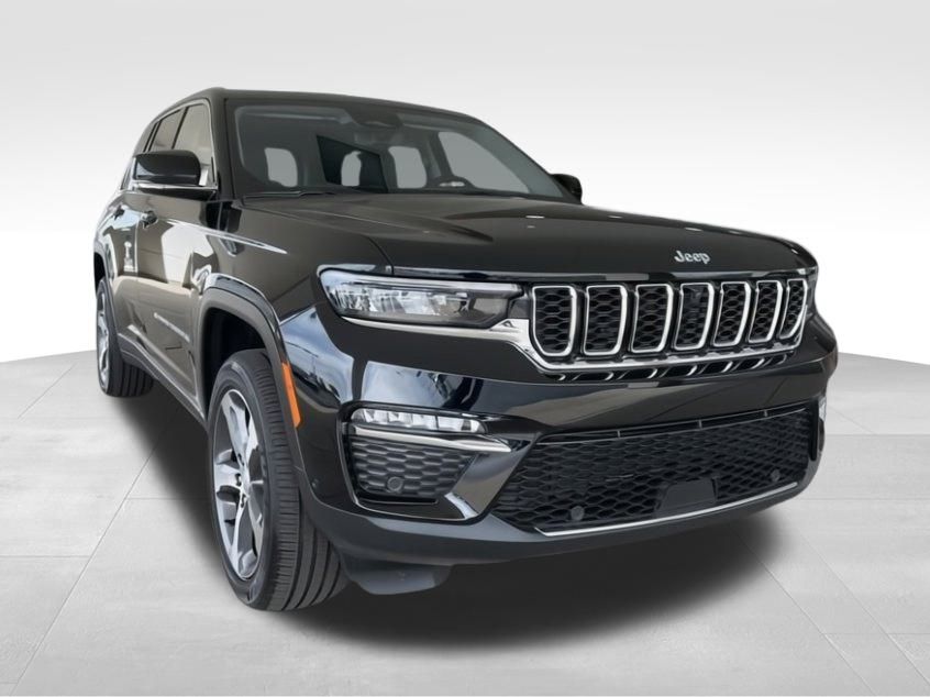2023 Jeep Cherokee Base photo 3