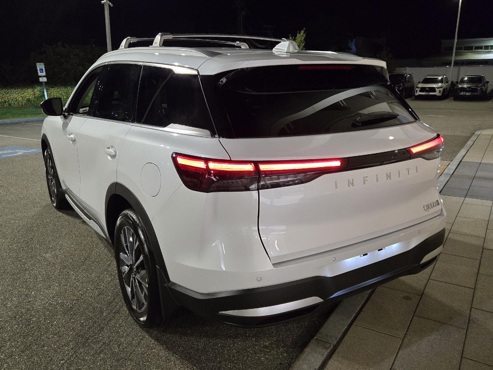2026 Infiniti QX60 Luxe photo 11